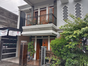 Bidan Onih Sri Hartati