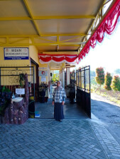 Bidan Emi Kusrilowati