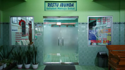 Bidan Rinna Hendaryanti