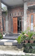 Bidan Dwi Retnaningsih