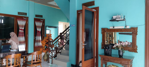 Bidan Fifit Endang Siregar