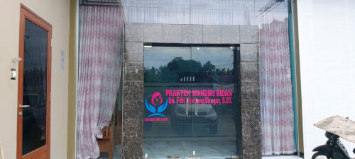 Bidan Fifit Endang Siregar