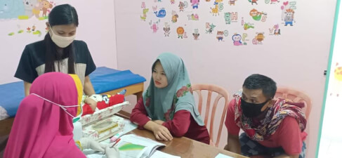Bidan Fevi Yuriandika