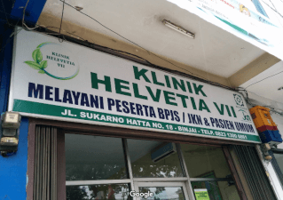 Bidan Fitriana Tanjung